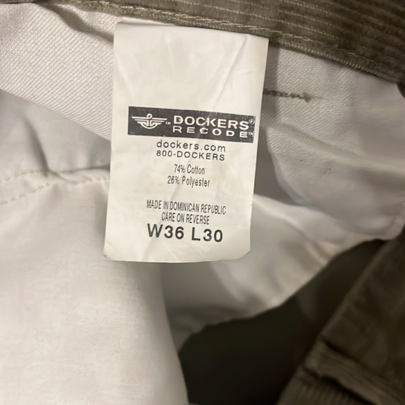 Dockers Recode Mens Corduroy Pants Size 36”X30” Tan Khaki Pleated Ankle Cuffs - Picture 4 of 7